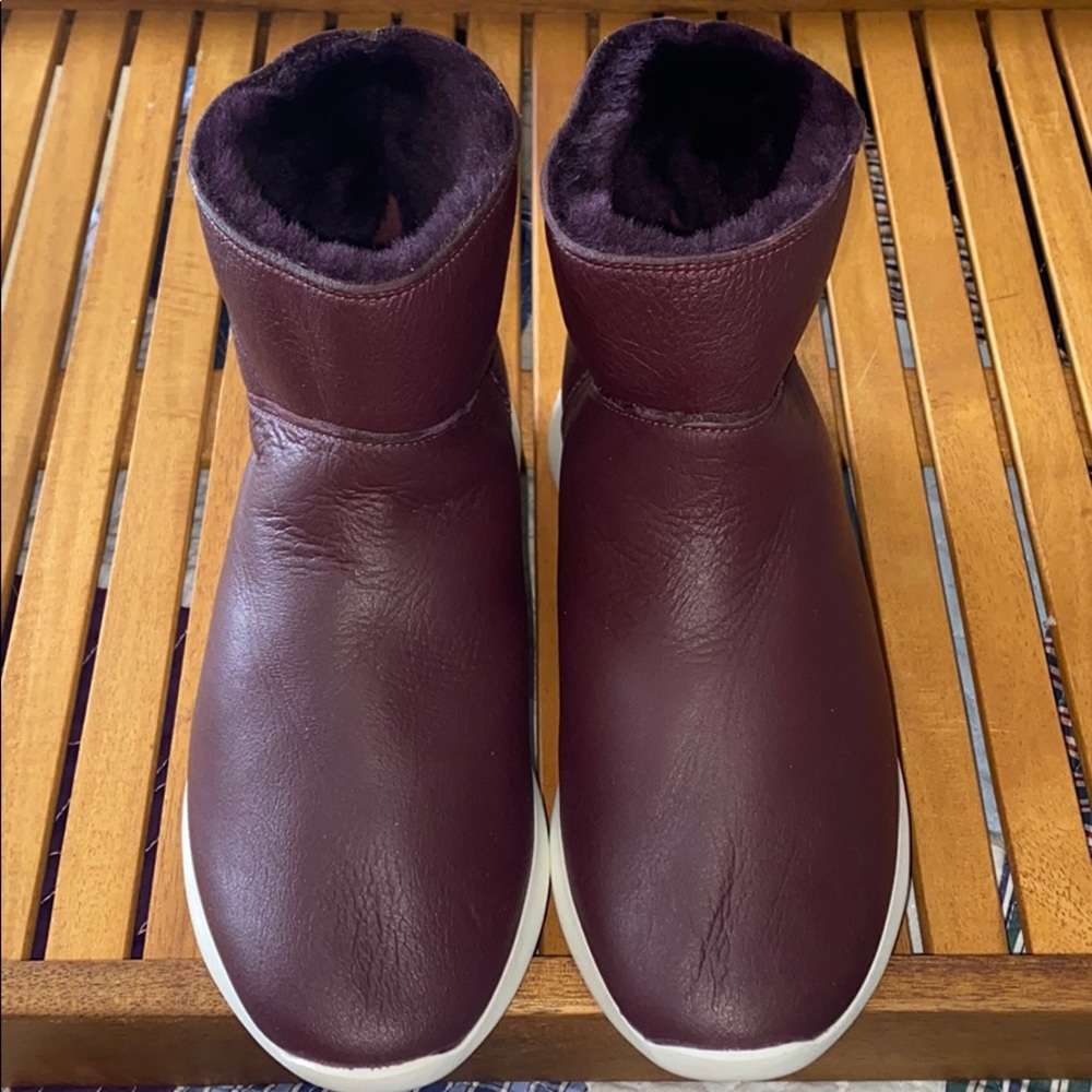 Vince Adora Genuine Shearling Sneaker Boot size 6